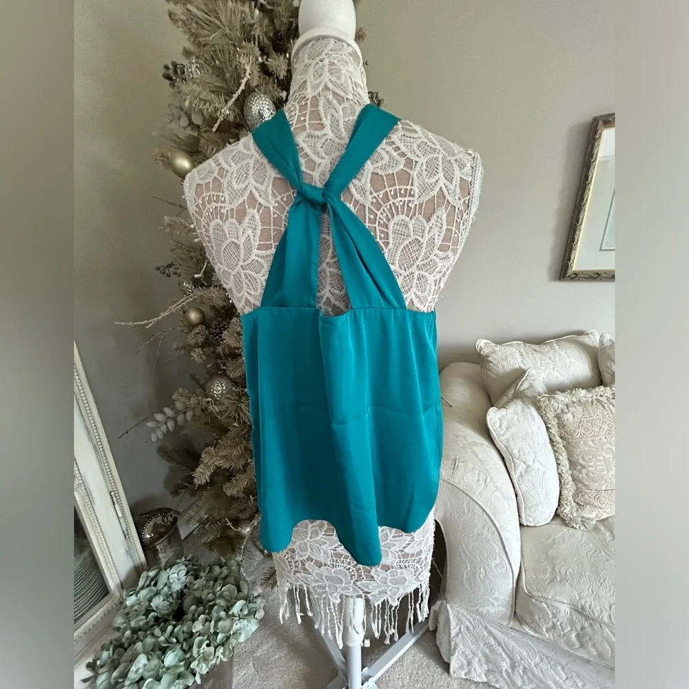 Top - Picture 3 of 4